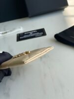 CHANEL 19 CARD HOLDER