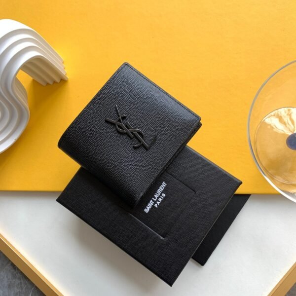CASSANDRE EAST/WEST WALLET IN GRAIN DE POUDRE EMBOSSED LEATHER
