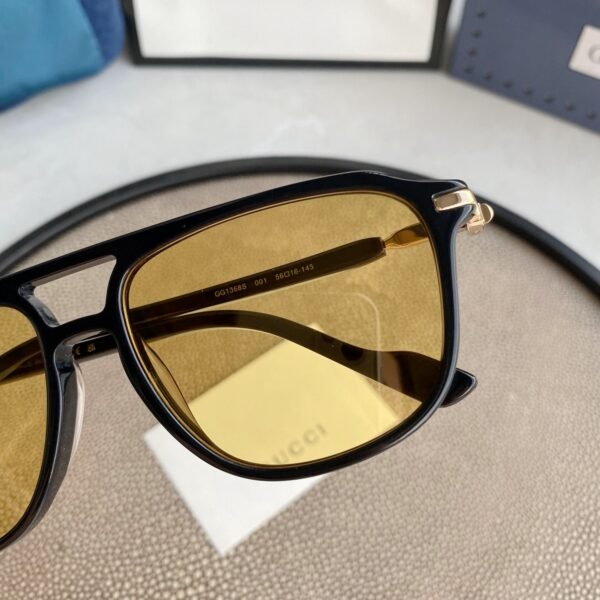 AVIATOR SUNGLASSES