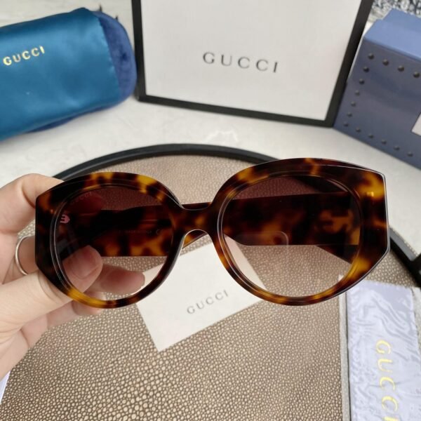 OVERSIZED ROUND SUNGLASSES