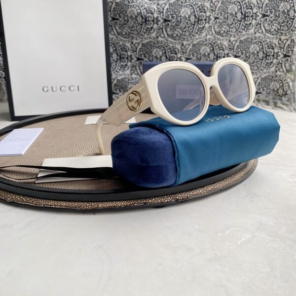 OVERSIZED ROUND SUNGLASSES