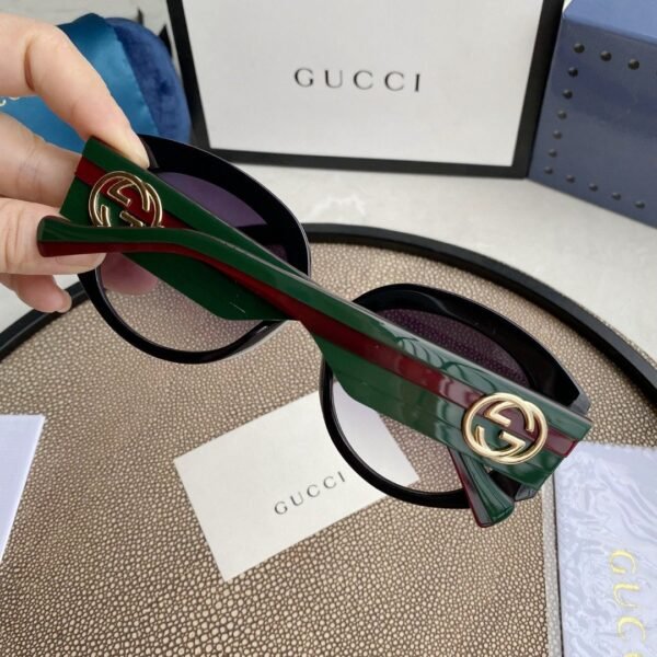 OVERSIZED ROUND SUNGLASSES