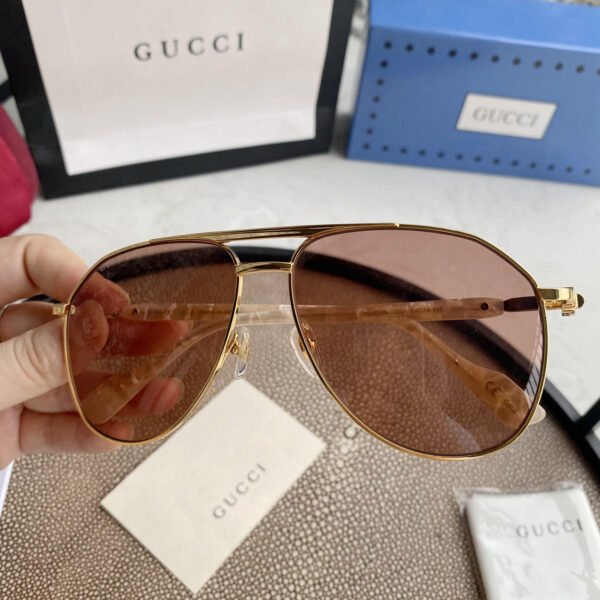 AVIATOR FRAME SUNGLASSES