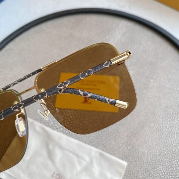 LV GOLD AVIATOR SUNGLASSES