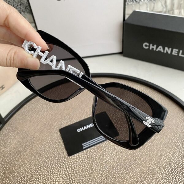 CHANEL Sunglasses