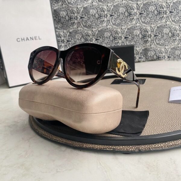 CHANEL Sunglasses