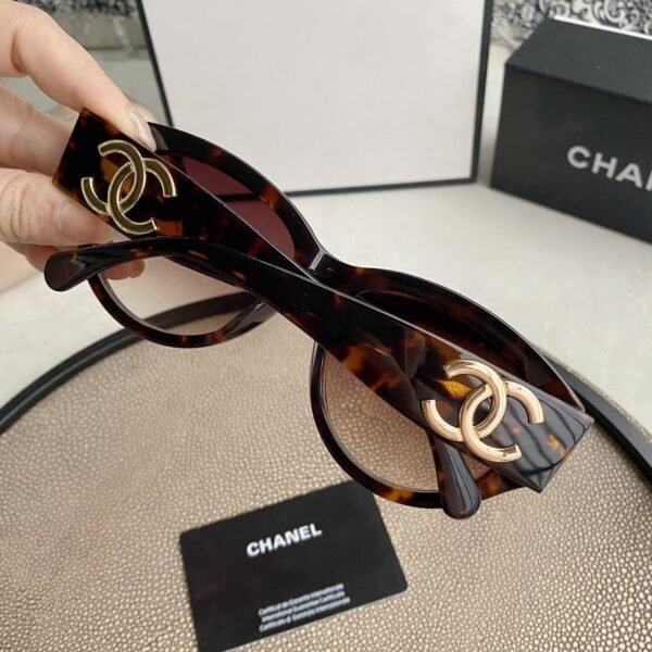 CHANEL Sunglasses
