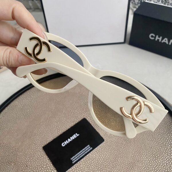 CHANEL Sunglasses