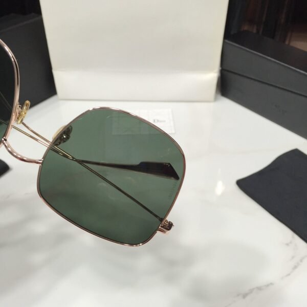 STELLAIRE Sunglasses