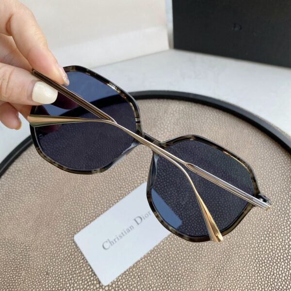 Round Sunglasses