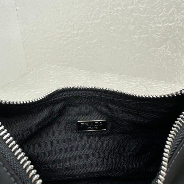 Prad𝚊 nylon Hobo