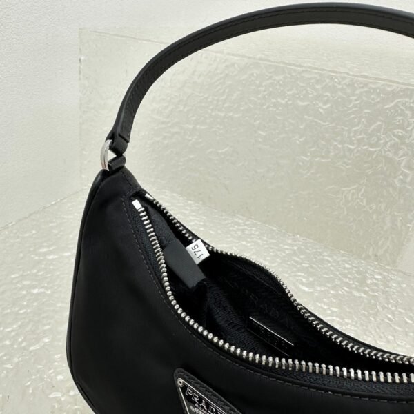 Prad𝚊 nylon Hobo