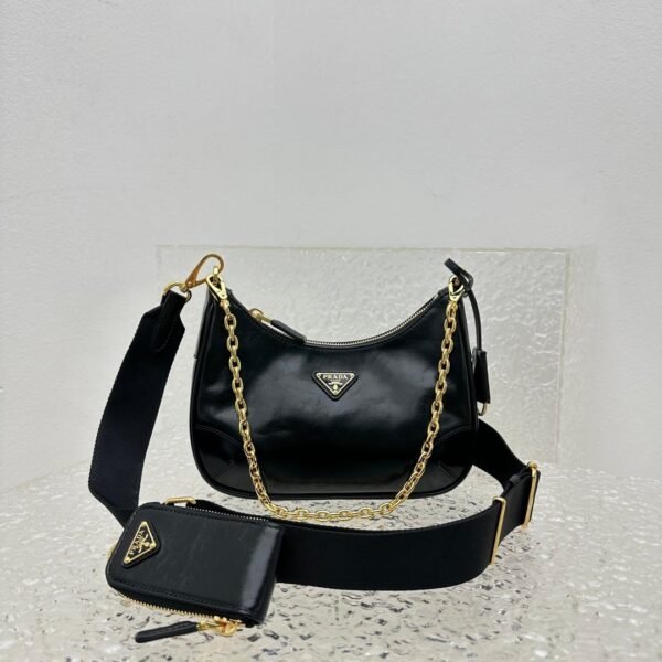 Re-Edition Leather bag