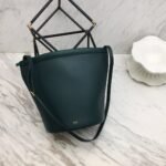 SANGLE BUCKET
