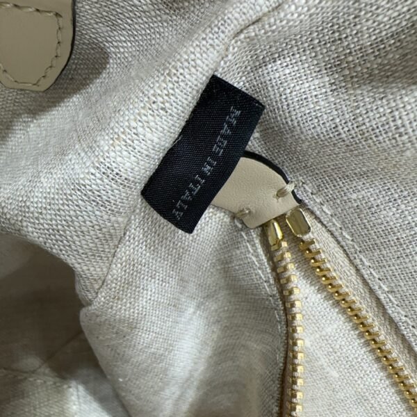 Lvy Leather bag