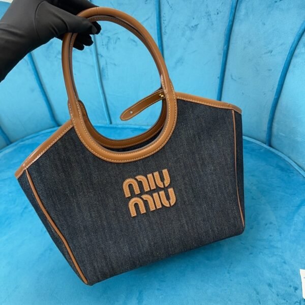Lvy tote bag