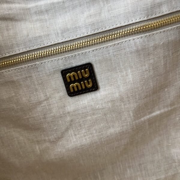 Lvy Leather bag
