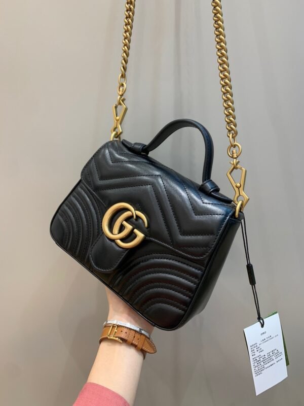 Classic handle bag
