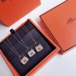 Hermès Amulettes Constance Pendant