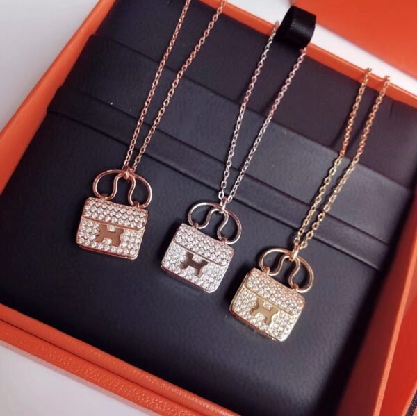 Hermès Amulettes Constance Pendant