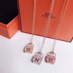 Hermès Amulettes Constance Pendant