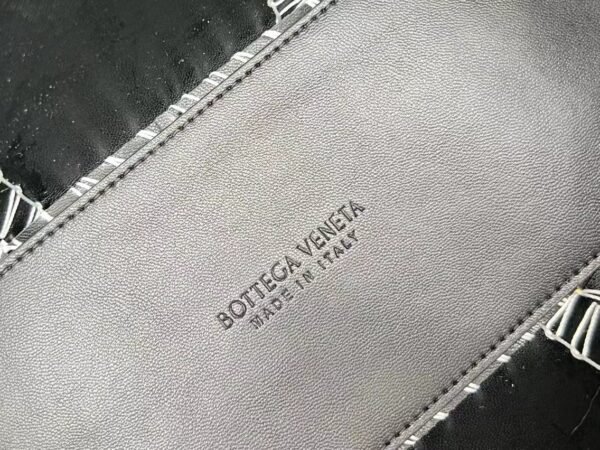Bottega Veneta Medium Arco Tote Bag