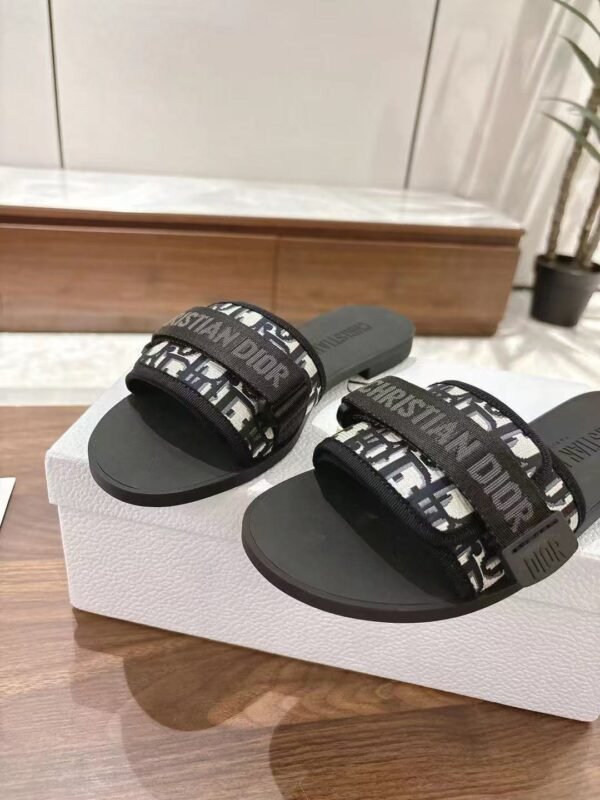Dio(r)evolution Slide Shiny Technical Fabric with Deep Blue Dior Oblique Print